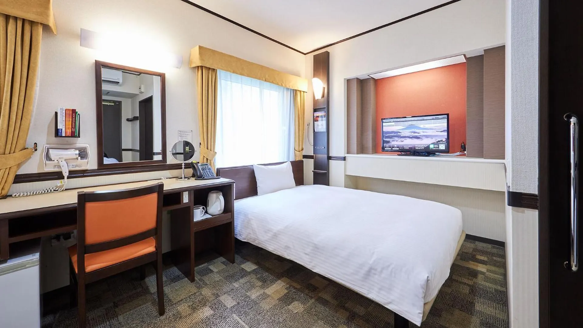 Toyoko Inn Tokyo Ueno Tawaramachi Eki